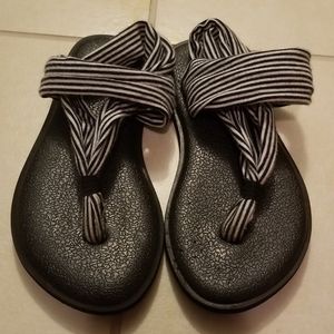 Slingback yoga sandals